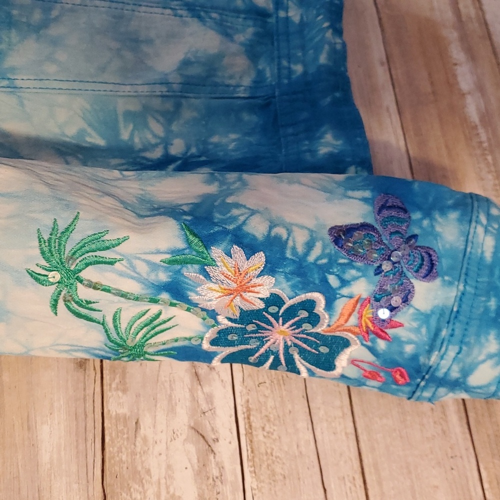 DG2 Diane Gilman Tie-dye Embellished Jean Jacket sz L - Picture 5 of 10